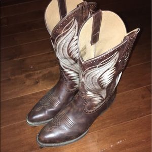 Ariat boots (men) size 12. Dark brown.